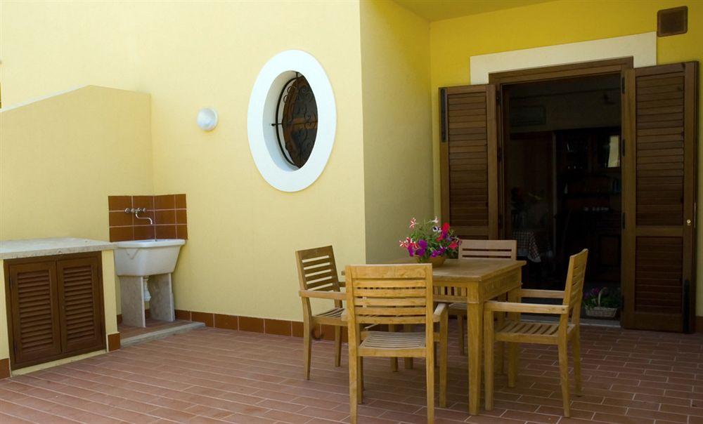 Residence Eneide Valderice Bagian luar foto