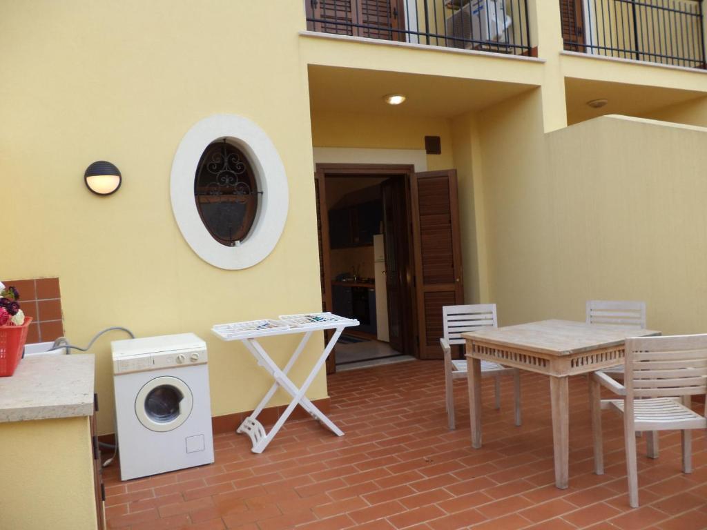 Residence Eneide Valderice Bagian luar foto