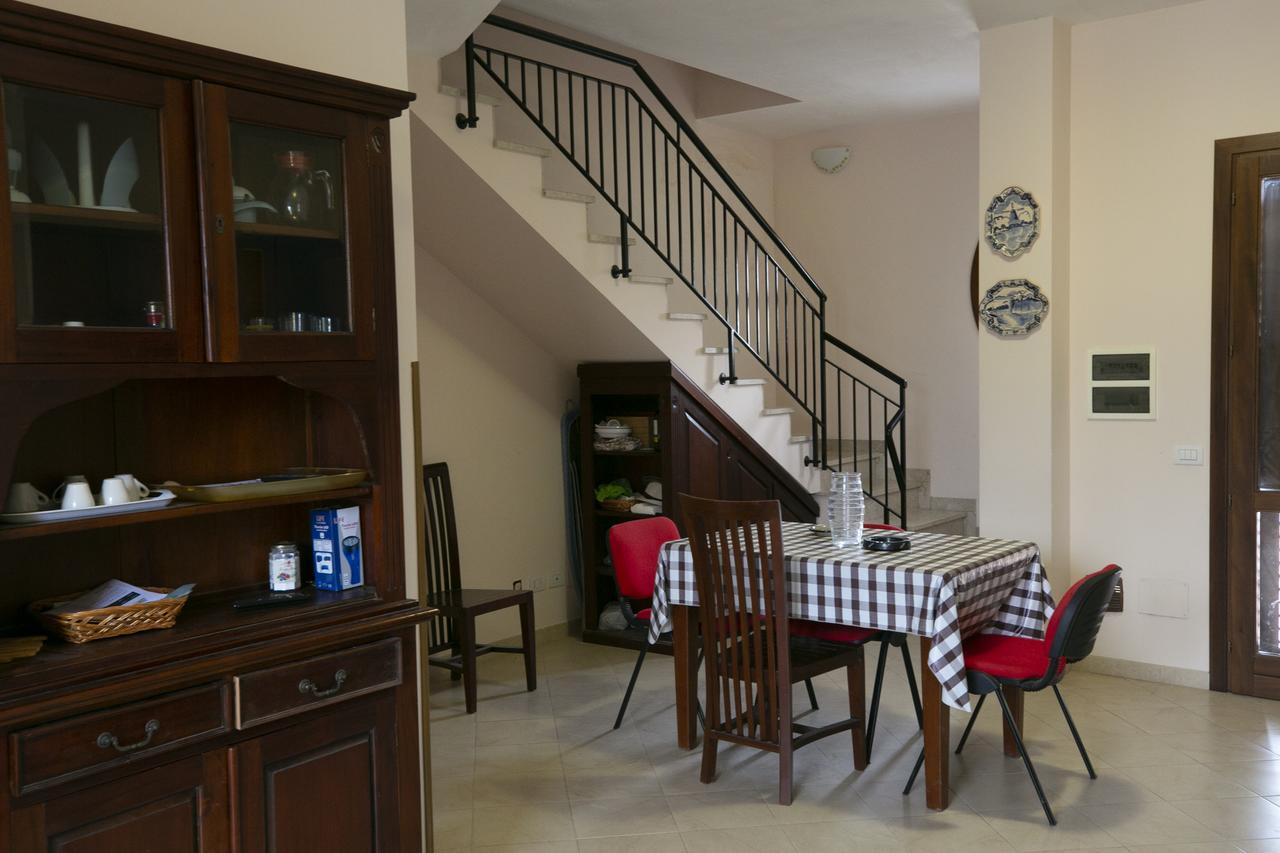 Residence Eneide Valderice Bagian luar foto