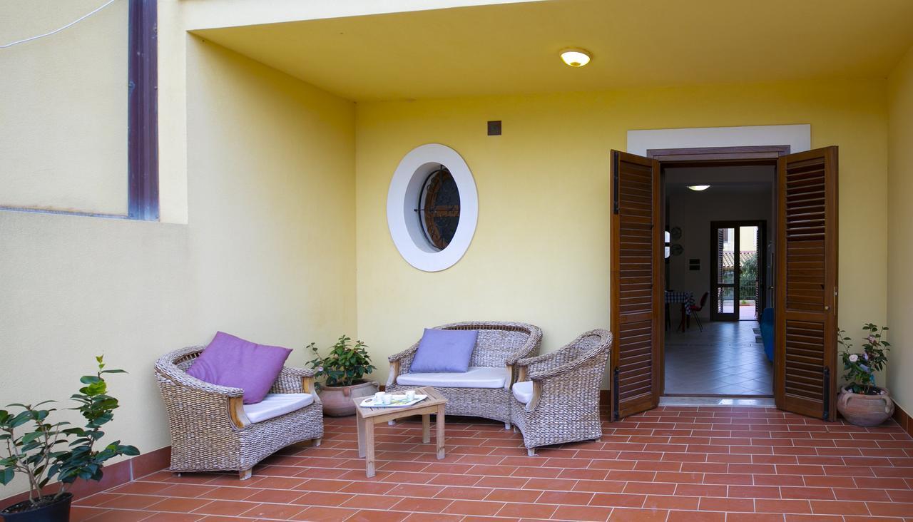 Residence Eneide Valderice Bagian luar foto