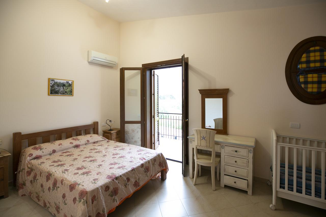 Residence Eneide Valderice Bagian luar foto